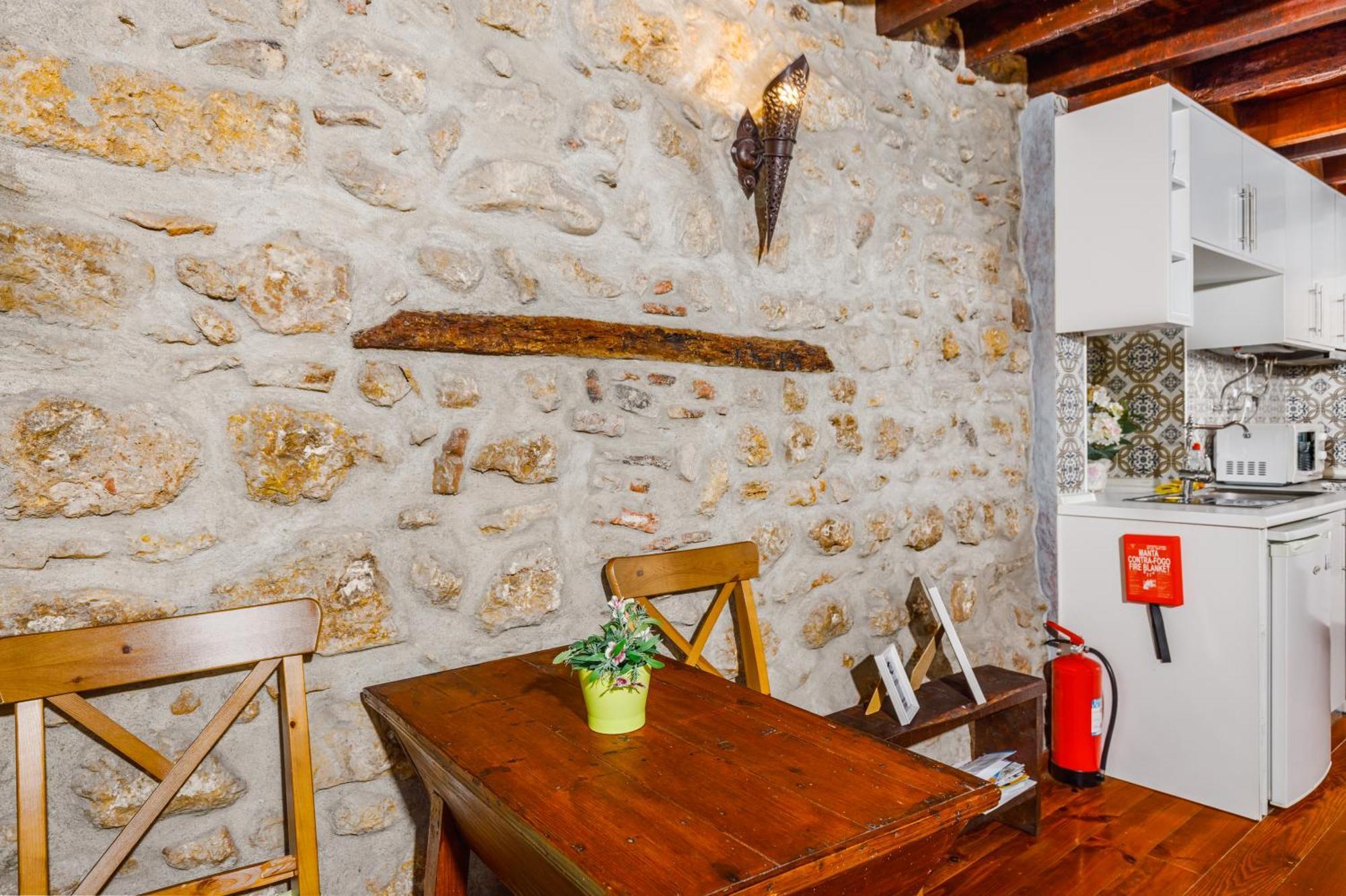 Medieval Apartament Alfama-Center Lisbon Bagian luar foto