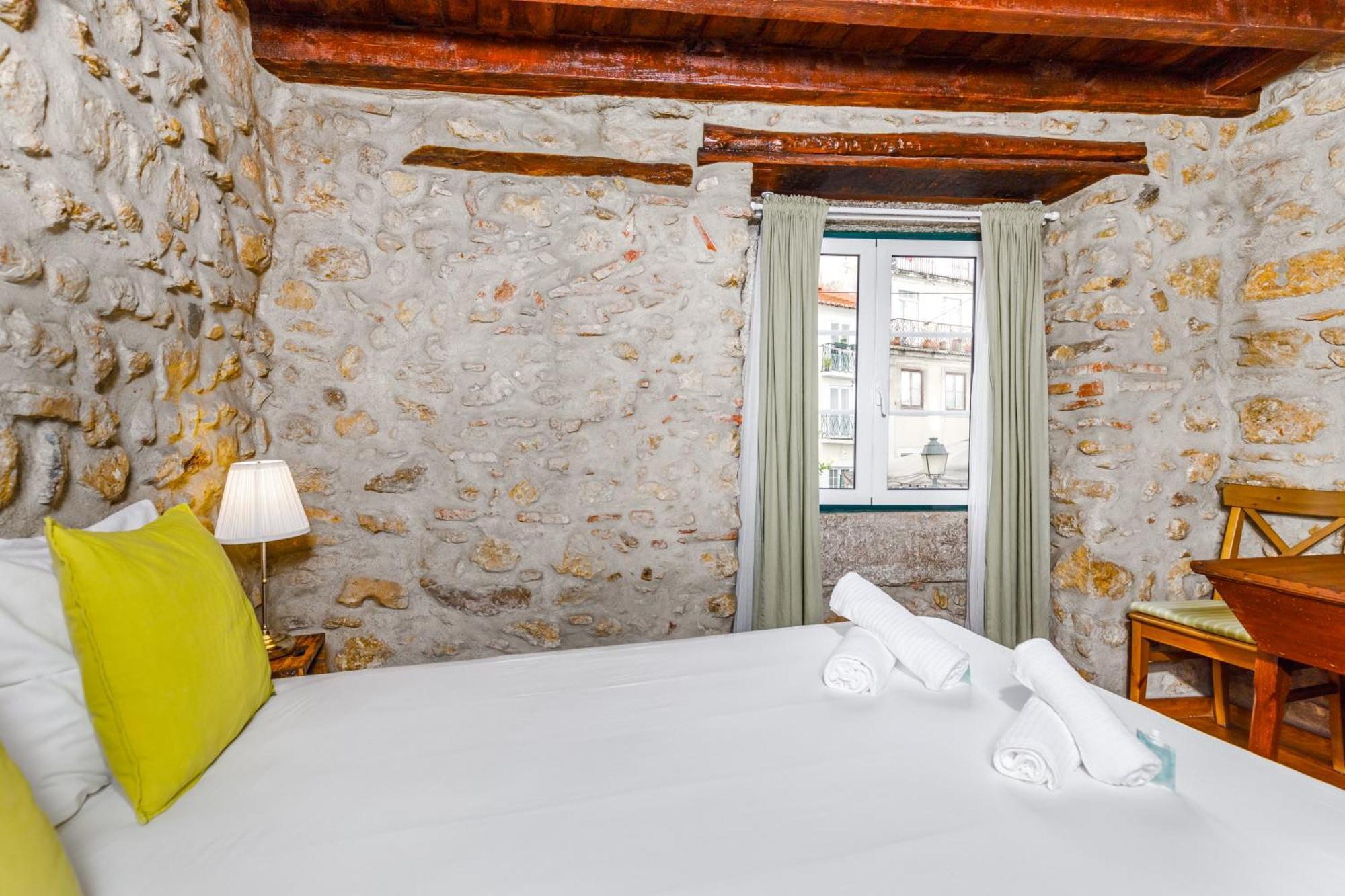 Medieval Apartament Alfama-Center Lisbon Bagian luar foto