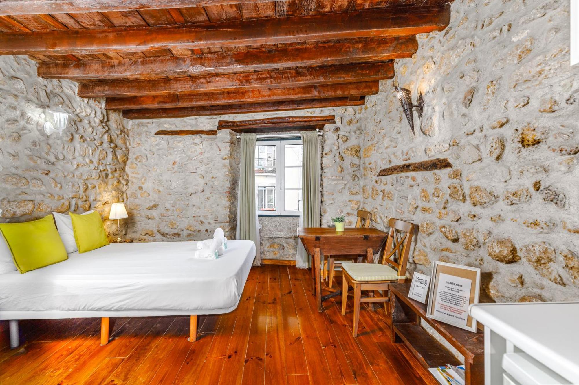 Medieval Apartament Alfama-Center Lisbon Bagian luar foto